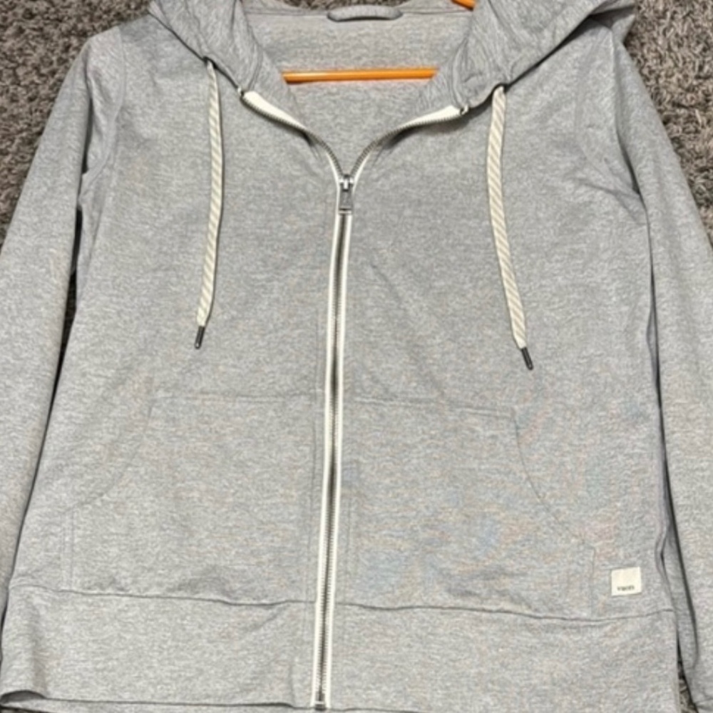 Perfect condition Vuori zip up hoodie and jogger (set) $75.00
